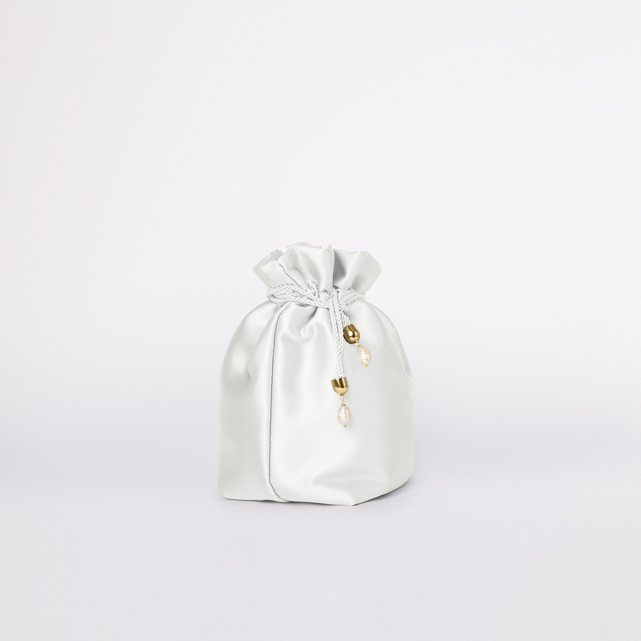 Bucket bag della love collection