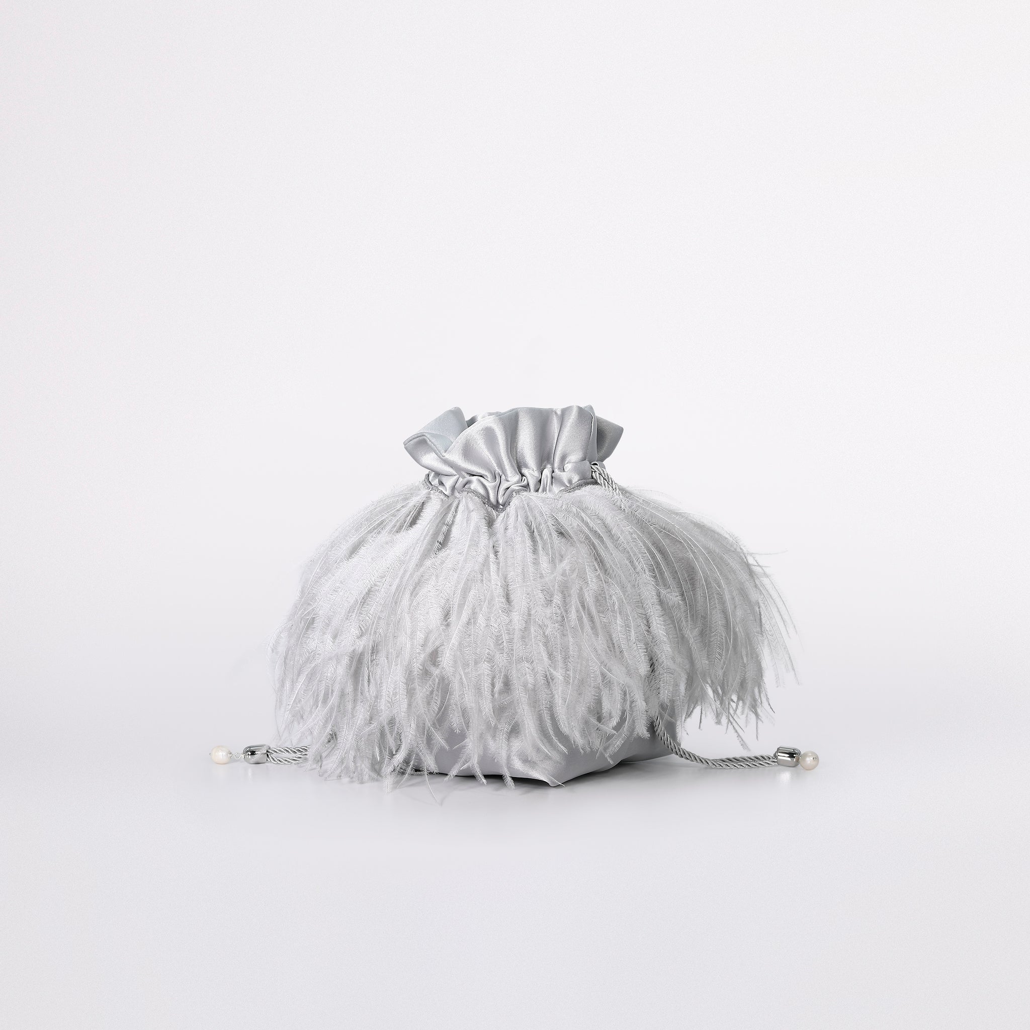 Feathers Collar Bag in colorazione grigio argento